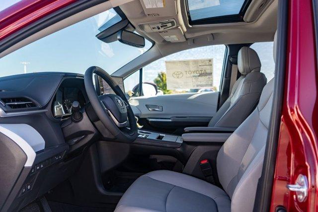 Photo of 2025 Ruby Flare Pearl Toyota Sienna