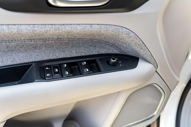 Photo of 2024 Bright White Clearcoat Jeep Compass