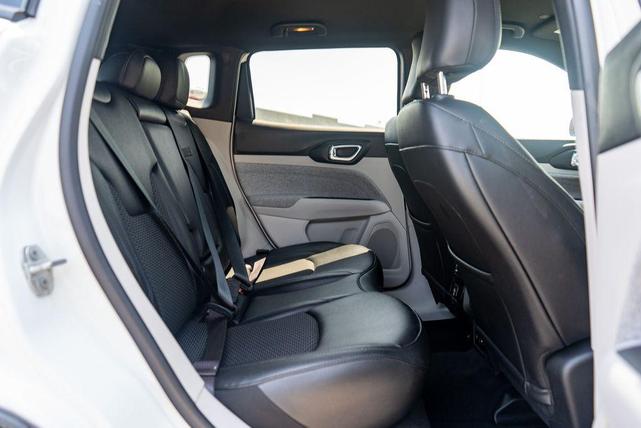 Photo of 2024 Bright White Clearcoat Jeep Compass