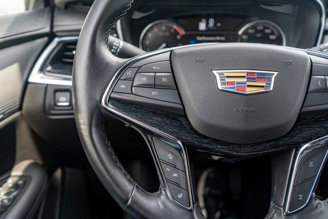 Photo of 2023 Argent Silver Metallic Cadillac XT5