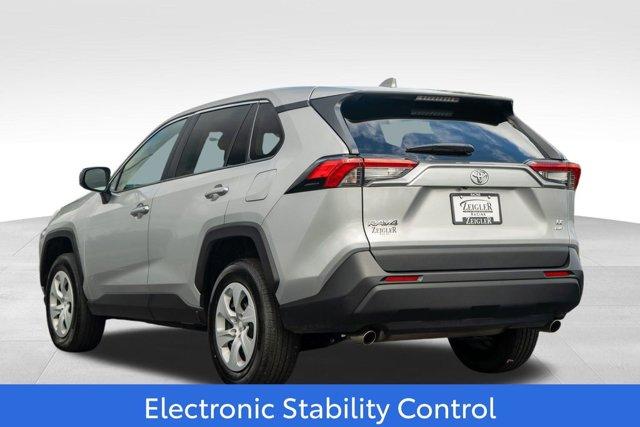 Photo of 2024 Silver Sky Metallic Toyota RAV4