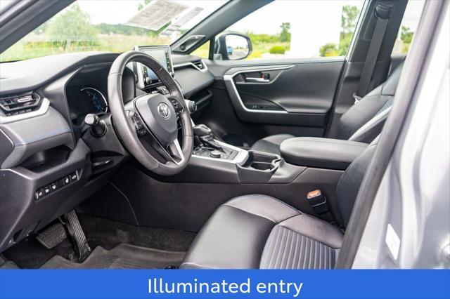 Photo of 2020 Silver Sky Metallic w/Midnight Black Roof Toyota RAV4 Hybrid