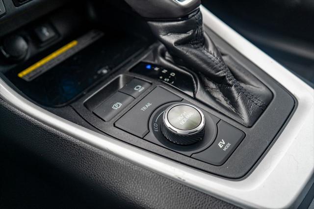 Photo of 2020 Silver Sky Metallic w/Midnight Black Roof Toyota RAV4 Hybrid