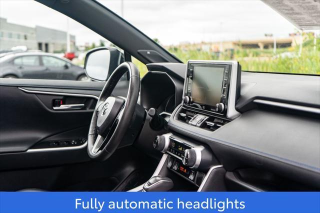 Photo of 2020 Silver Sky Metallic w/Midnight Black Roof Toyota RAV4 Hybrid