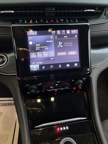 Photo of 2021 Silver Zynith Jeep Grand Cherokee L