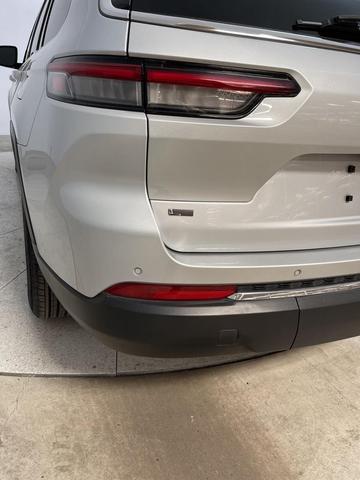 Photo of 2021 Silver Zynith Jeep Grand Cherokee L