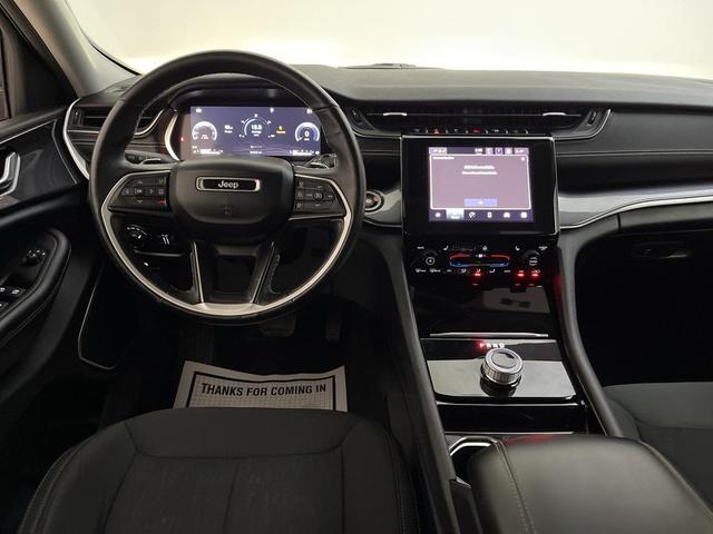 Photo of 2021 Silver Zynith Jeep Grand Cherokee L