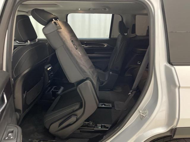 Photo of 2021 Silver Zynith Jeep Grand Cherokee L