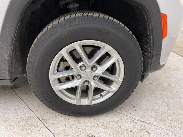 Photo of 2021 Silver Zynith Jeep Grand Cherokee L