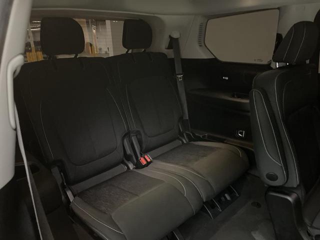Photo of 2021 Silver Zynith Jeep Grand Cherokee L