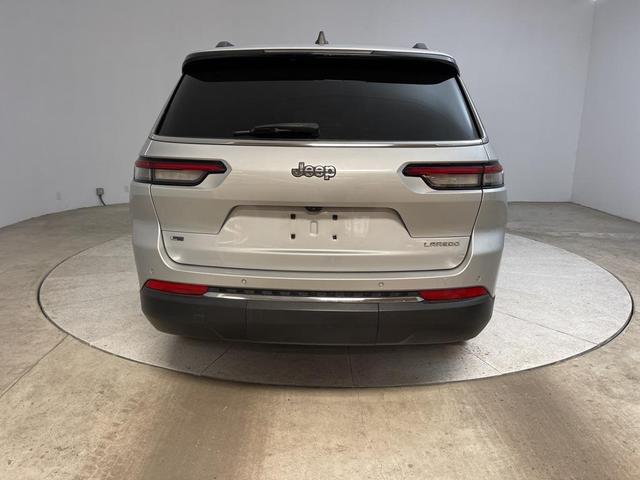 Photo of 2021 Silver Zynith Jeep Grand Cherokee L