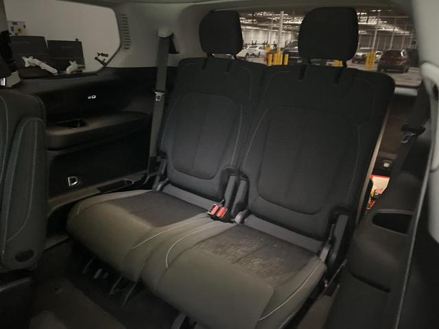 Photo of 2021 Silver Zynith Jeep Grand Cherokee L