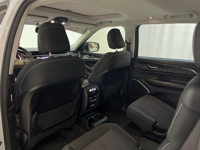 Photo of 2021 Silver Zynith Jeep Grand Cherokee L