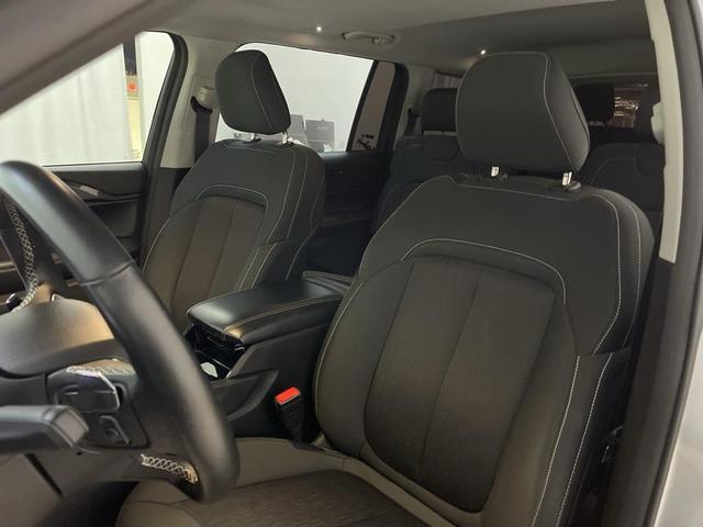 Photo of 2021 Silver Zynith Jeep Grand Cherokee L