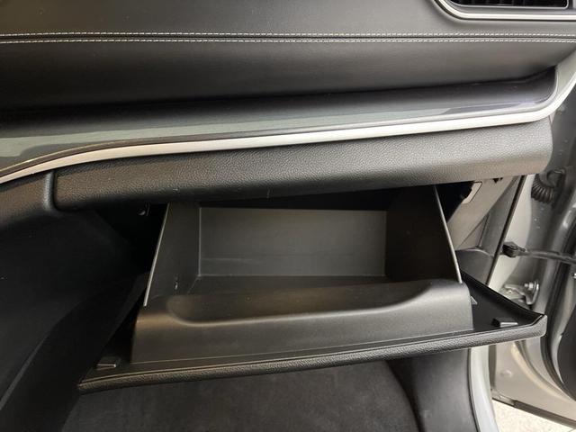 Photo of 2021 Silver Zynith Jeep Grand Cherokee L