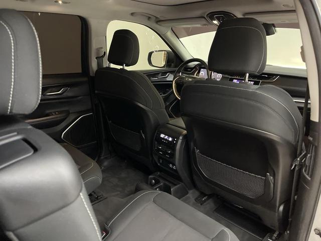 Photo of 2021 Silver Zynith Jeep Grand Cherokee L