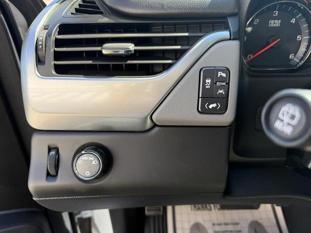 Photo of 2020 Summit White Chevrolet Tahoe