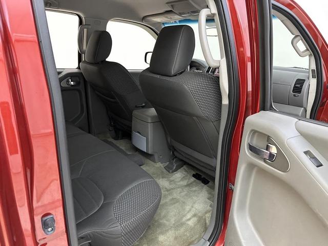 Photo of 2015 Lava Red Nissan Frontier