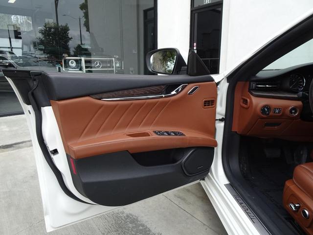 Photo of 2022 Bianco Alpi Tri-Coat Maserati Quattroporte