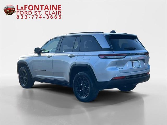 Photo of 2024 Silver Zynith Jeep Grand Cherokee