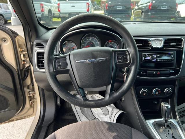Photo of 2014 Cashmere Chrysler 200