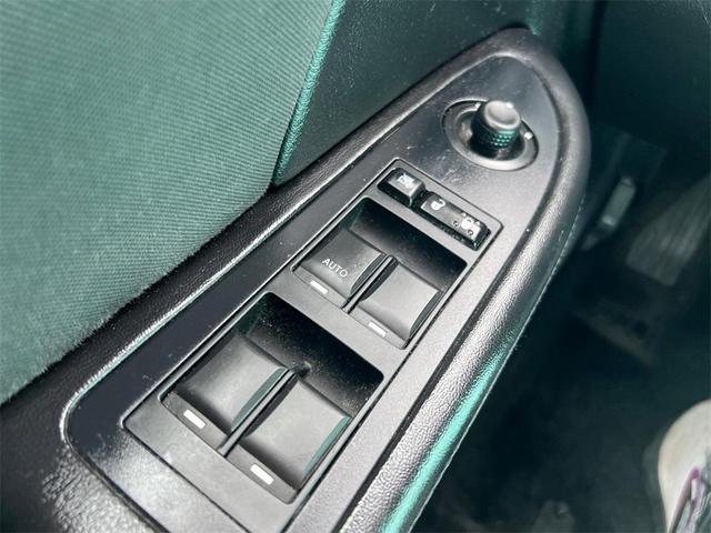Photo of 2014 Cashmere Chrysler 200