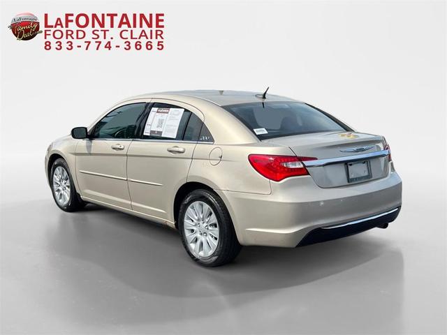 Photo of 2014 Cashmere Chrysler 200
