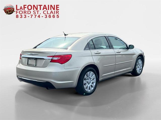 Photo of 2014 Cashmere Chrysler 200