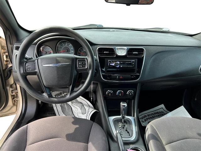Photo of 2014 Cashmere Chrysler 200