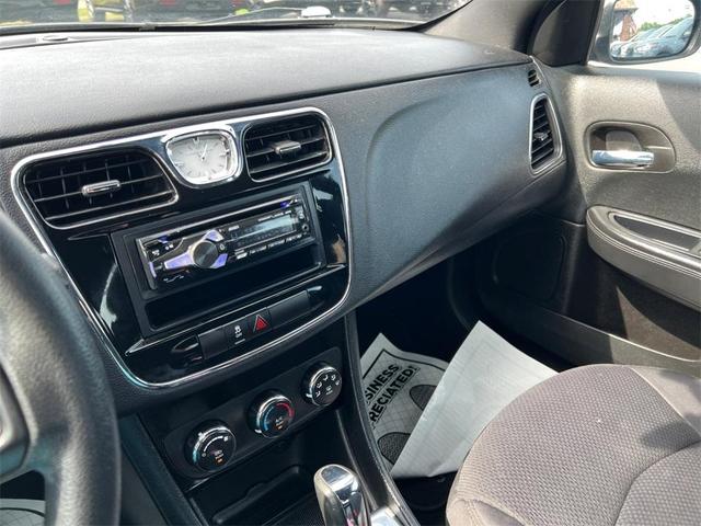 Photo of 2014 Cashmere Chrysler 200