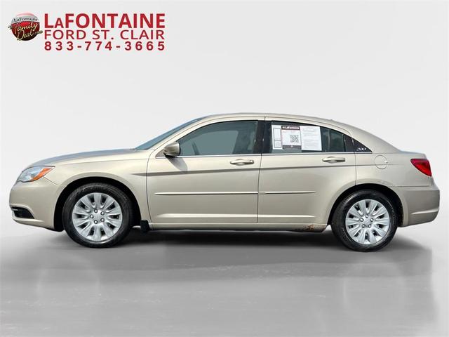 Photo of 2014 Cashmere Chrysler 200