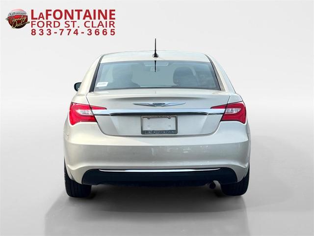 Photo of 2014 Cashmere Chrysler 200