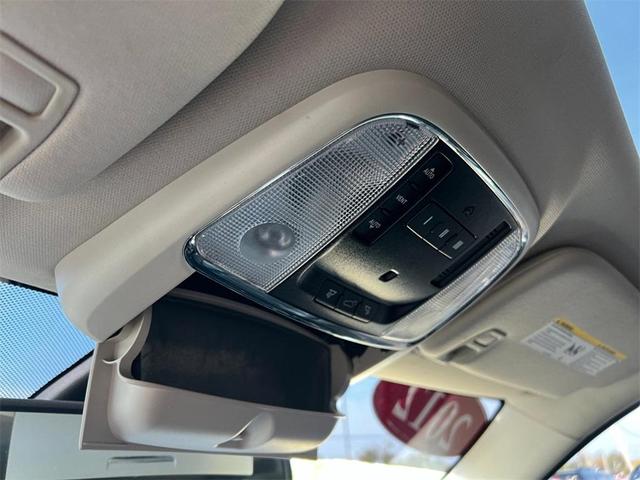 Photo of 2012 Brilliant Black Crystal Pearlcoat Dodge Durango