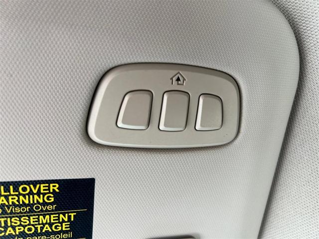 Photo of 2020 White Metallic Ford Escape