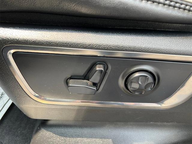 Photo of 2019 Diamond Black RAM 1500