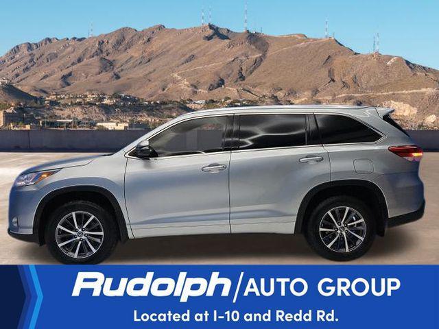 Photo of 2018 Celestial Silver Metallic Toyota Highlander