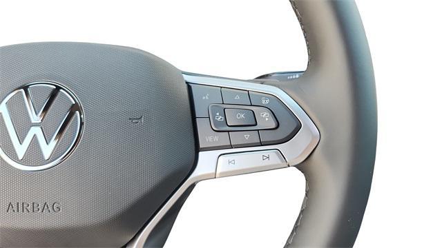 Photo of 2026 pure gray Volkswagen Atlas Cross Sport
