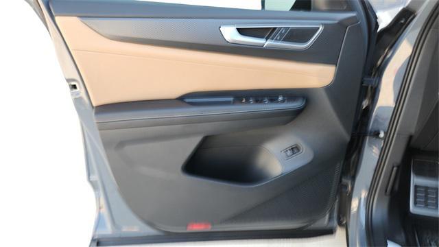 Photo of 2026 pure gray Volkswagen Atlas Cross Sport