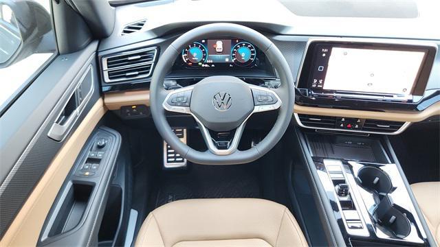 Photo of 2026 pure gray Volkswagen Atlas Cross Sport