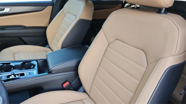Photo of 2026 pure gray Volkswagen Atlas Cross Sport