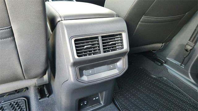 Photo of 2026 pure gray Volkswagen Atlas Cross Sport