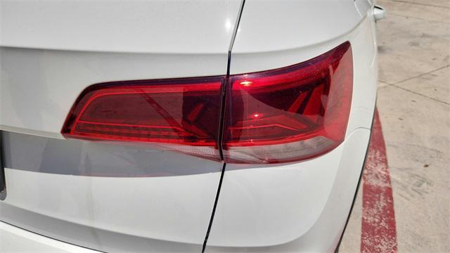 Photo of 2024 Pure White Volkswagen Taos