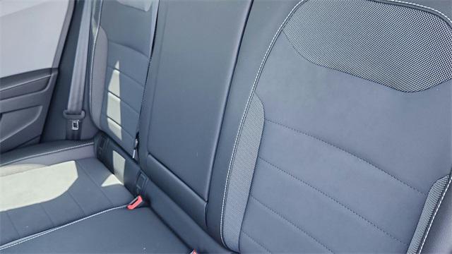 Photo of 2024 Pure White Volkswagen Taos