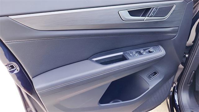 Photo of 2025 Deep Black Pearl Volkswagen Atlas Cross Sport