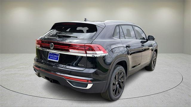 Photo of 2025 Deep Black Pearl Volkswagen Atlas Cross Sport