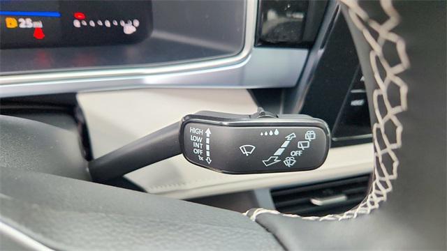 Photo of 2025 Pure White Volkswagen Taos