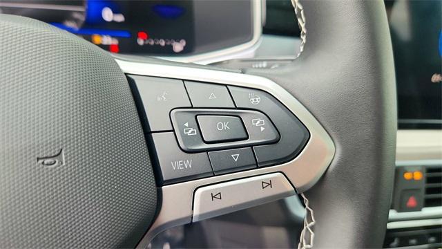 Photo of 2025 Pure White Volkswagen Taos