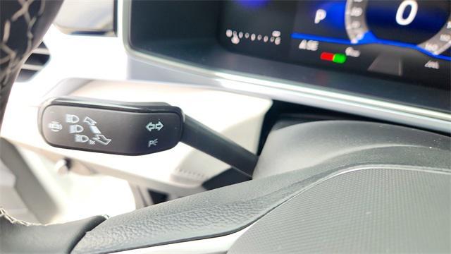 Photo of 2025 Pure White Volkswagen Taos
