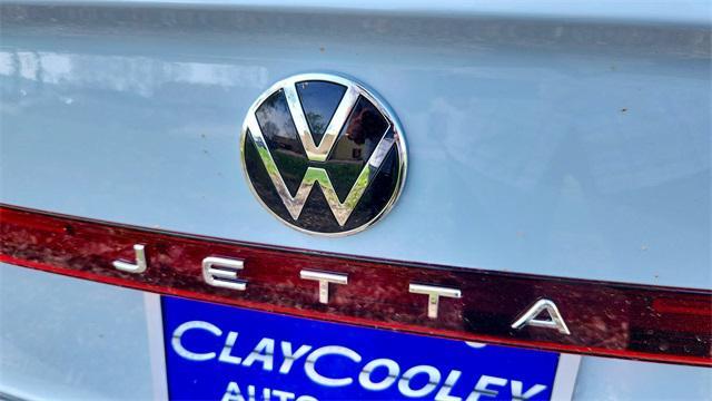 Photo of 2025 Platinum Gray Metallic Volkswagen Jetta