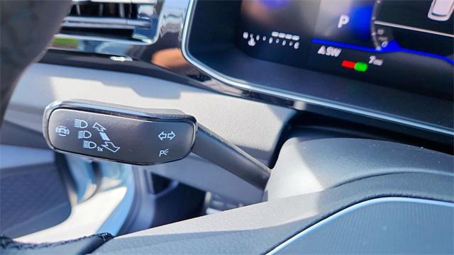 Photo of 2025 Platinum Gray Metallic Volkswagen Jetta